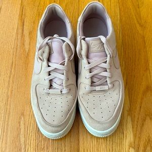 Nike AF-1 mauve pink suede sneakers
